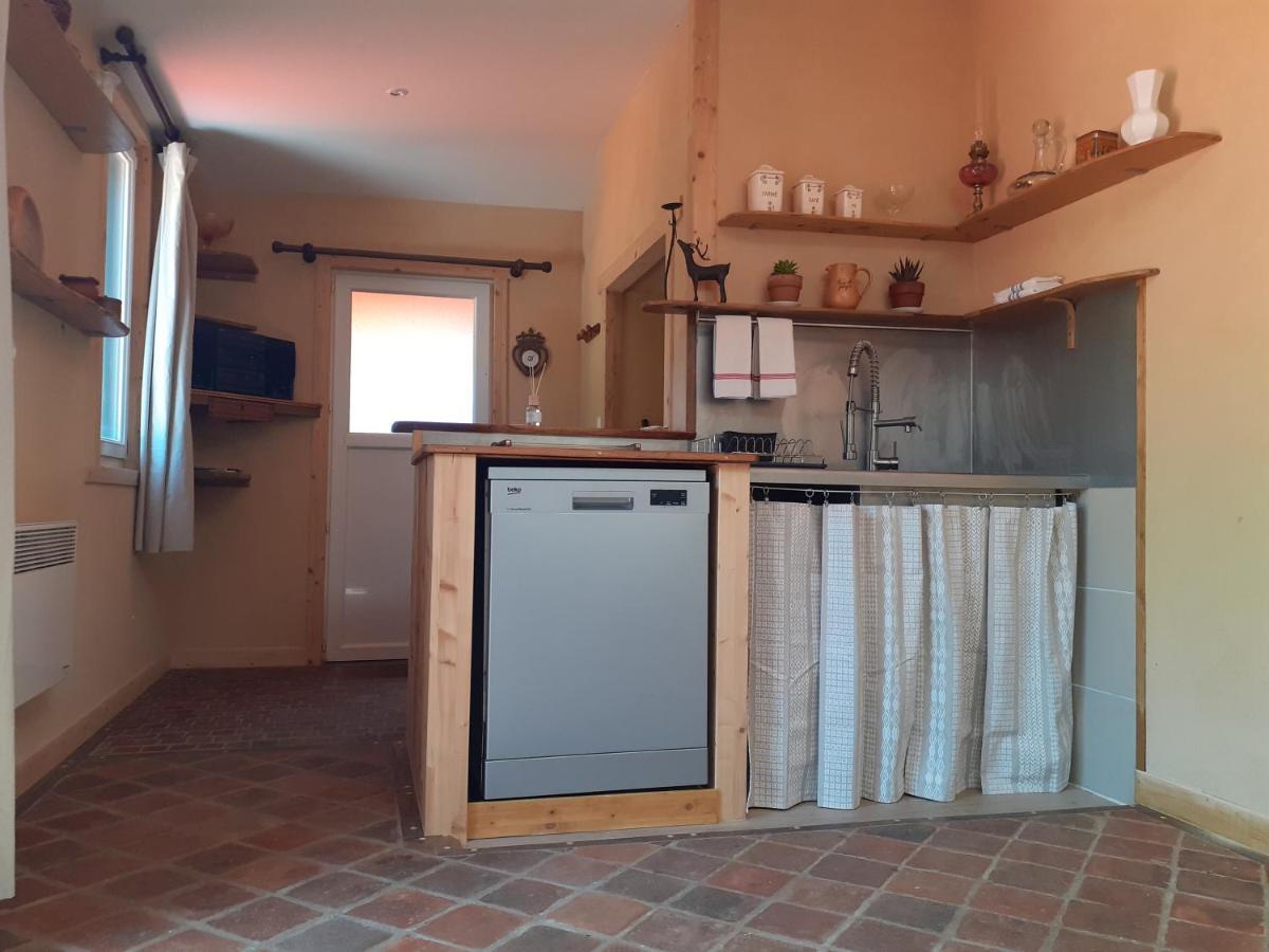Villa La Fenetre à Saint-Florent-des-Bois Extérieur photo